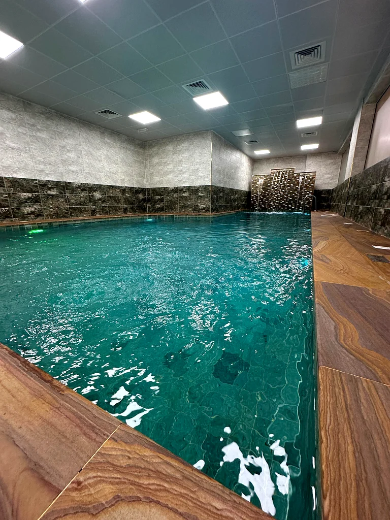 Luxury 1BHK for annual rent in Al Mowaihat 3 Ajman – Gym, pool, free month, 2 baths, built-in wardrobes & balcony with open view64052442399489112