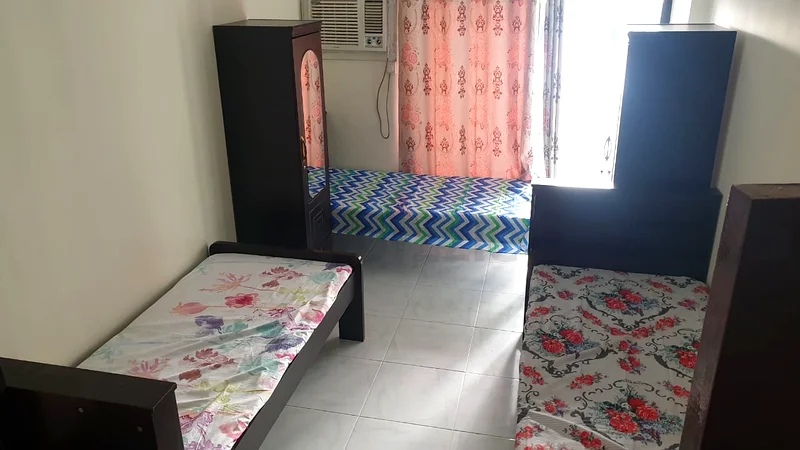غرفة تنفيذية بحمام داخلي وشرفة مشتركة لأربع مشاركات للرجال64057140113539111