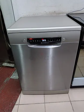 Bosch Brand Series 4 WiFi Connect Latest New Model Dishwasher 3 Racks.  Used Only few times like New