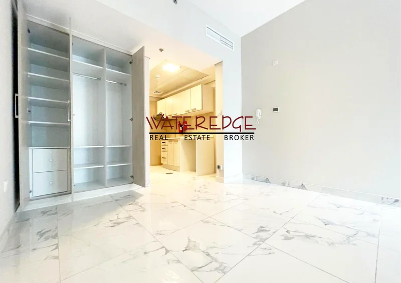 Large Layout | Balcony | Vacant64147189984258114