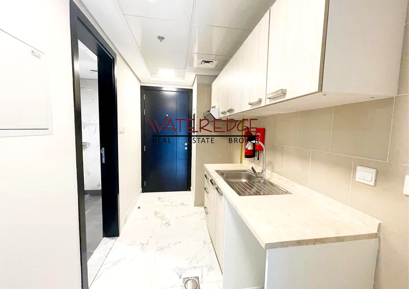 Large Layout | Balcony | Vacant64147189984258111