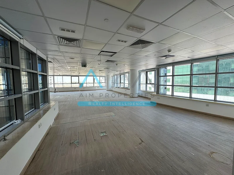 Grand Office With Multiple Payments Option in Prime Location64063355121666111