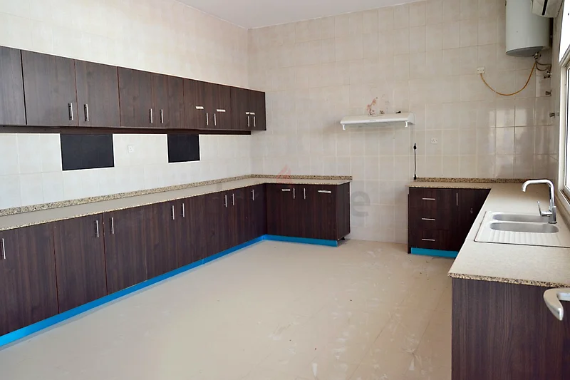 غرفة عائلية متاحة للإيجار في الرشيدية64049535043073111