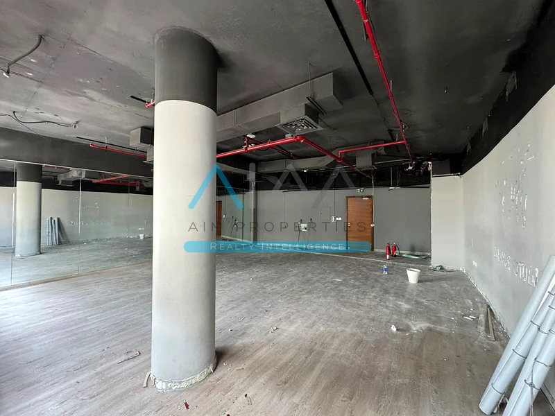 Bright 1080 SQFT Ready To Move Office With Multiple Payment Options64063355103233111