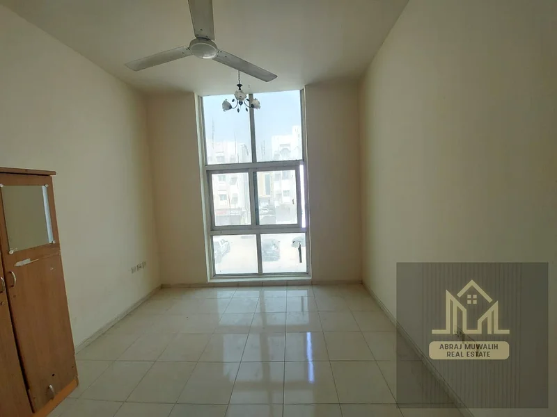 HOT PROPERTY \\ FAMILY STUDIO\\ WITH SIDE KITCHEN \\ \\ IN A CLEAN FAMILY BUILDING\\AT A VERY PRIME LOCATION64050032926339111