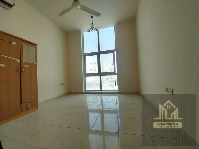 HOT PROPERTY \\ FAMILY STUDIO\\ WITH SIDE KITCHEN \\ \\ IN A CLEAN FAMILY BUILDING\\AT A VERY PRIME LOCATION64050032926339113