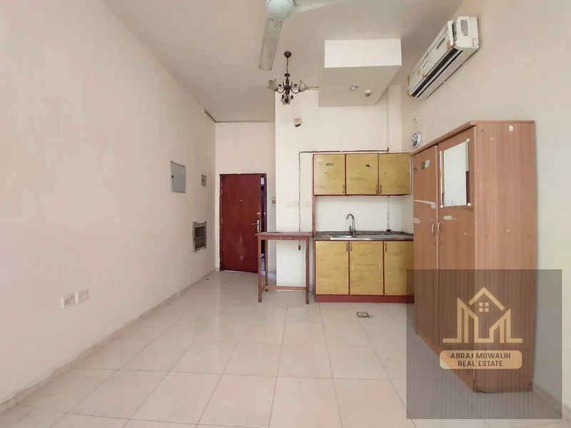 HOT PROPERTY \\ FAMILY STUDIO\\ WITH SIDE KITCHEN \\ \\ IN A CLEAN FAMILY BUILDING\\AT A VERY PRIME LOCATION64050032926339112