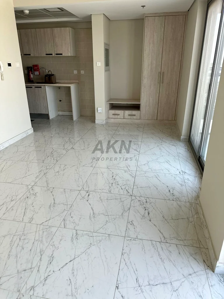 واسع | جاهز للانتقال | موقع متميز64147009460609114