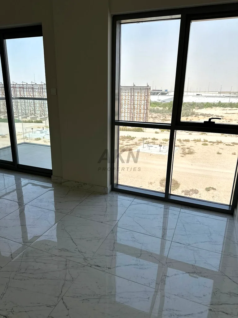 واسع | جاهز للانتقال | موقع متميز64147009460609113