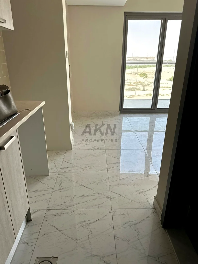 واسع | جاهز للانتقال | موقع متميز64147009460609112