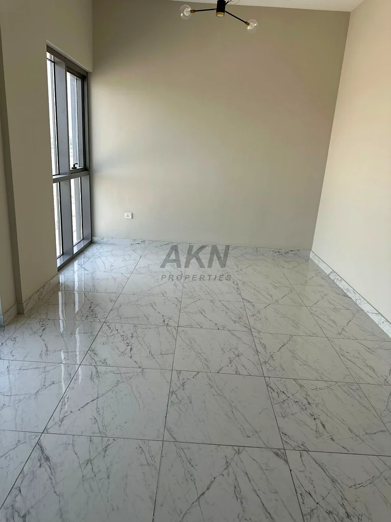 واسع | جاهز للانتقال | موقع متميز64147009460609111