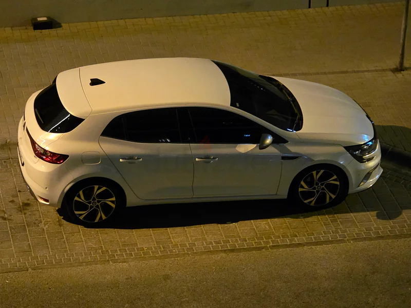 Immaculate condition, low kms, GCC spec63891332631427110