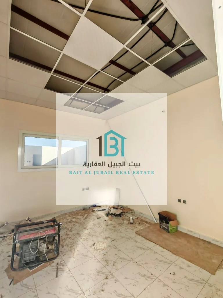🏭 For Rent – Yard in Sharjah (Al Saja’a Industrial Area)  📐 Plot Size: 10,000 sq. ft.64058676966529111