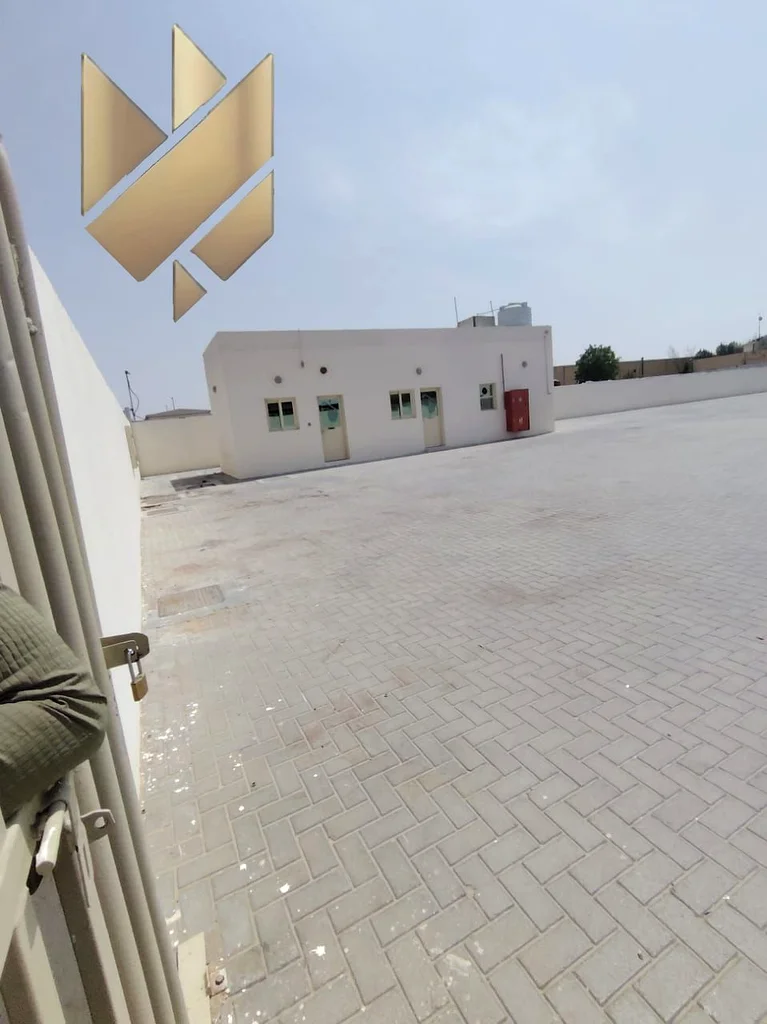 📢 Excellent Opportunity for Rent – 🧱 Walled Land in Al Saja’a Industrial Area, Sharjah  For those looking to lease a prime location for 🔧 commercia64057911895938111