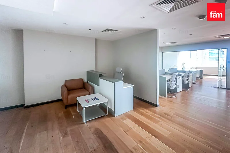 BRAND NEW FITOUT | FURNISHED | VACANT | Renovated64071282318082112