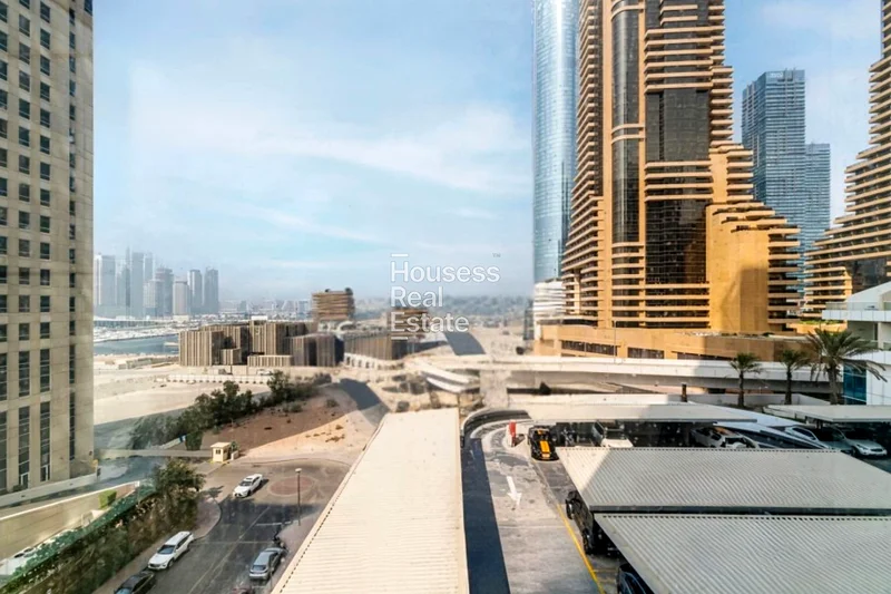 Stunning View | Fitted | Prime Location64062812711683110