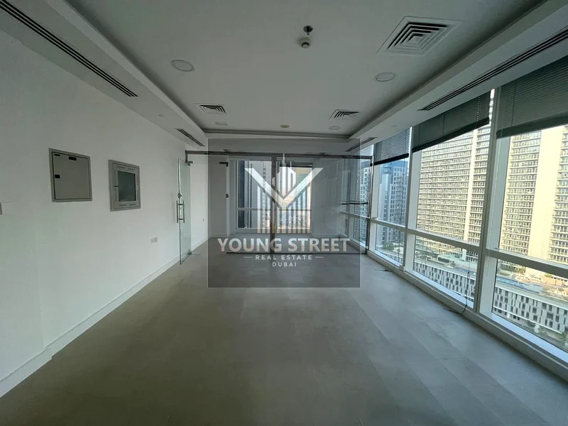 Corner Office / One Manager Cabin / Vacant Now / Easy Access64069529163650114