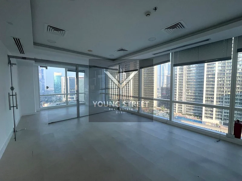 Corner Office / One Manager Cabin / Vacant Now / Easy Access64069529163650110