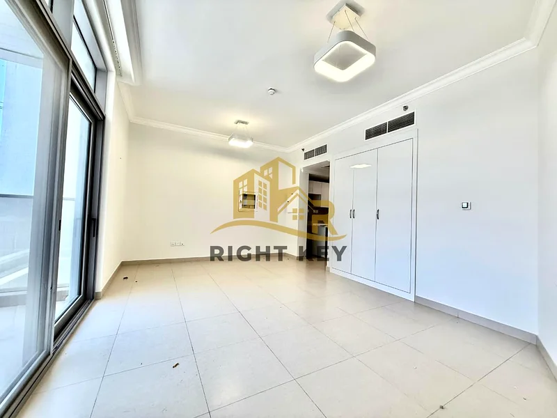 LIKE NEW STUDIO/ OPEN VIEW/ ONLY 47K64156632596867113