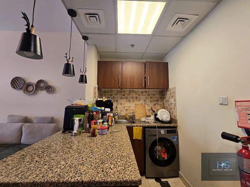 استوديو غير مفروش | جاهز للانتقال فورًا | موقع متميز64208946572675113