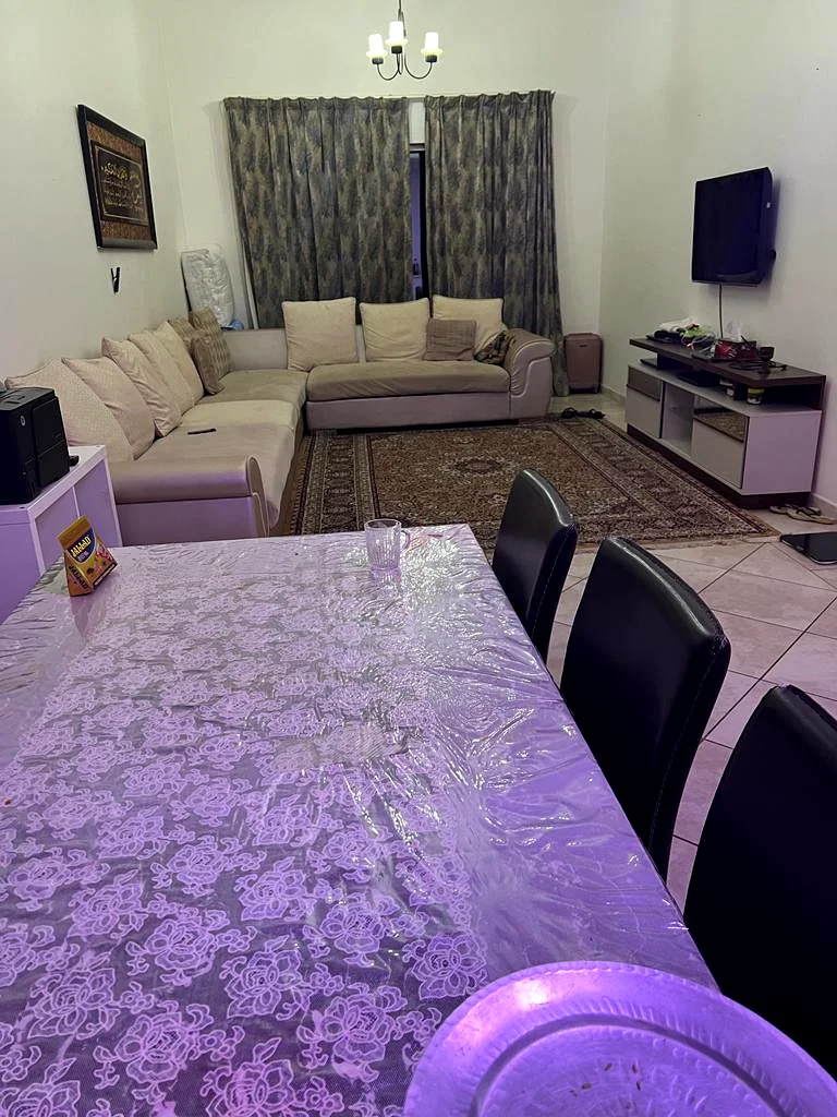 غرفة متاحة على بعد دقيقة واحدة من مترو64057247217921113