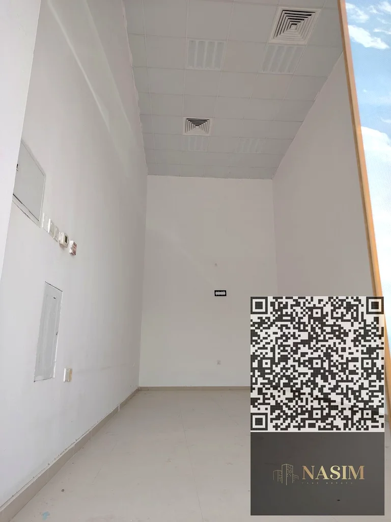 محل تجاري متميز للإيجار في شارع مزدحم في الحمراء 2 - لا تفوت هذه الفرصة!64073343120515110