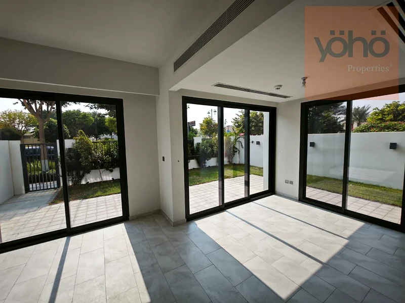 Single Row | Corner Unit | Upgraded | Close to Pool64052442350595110