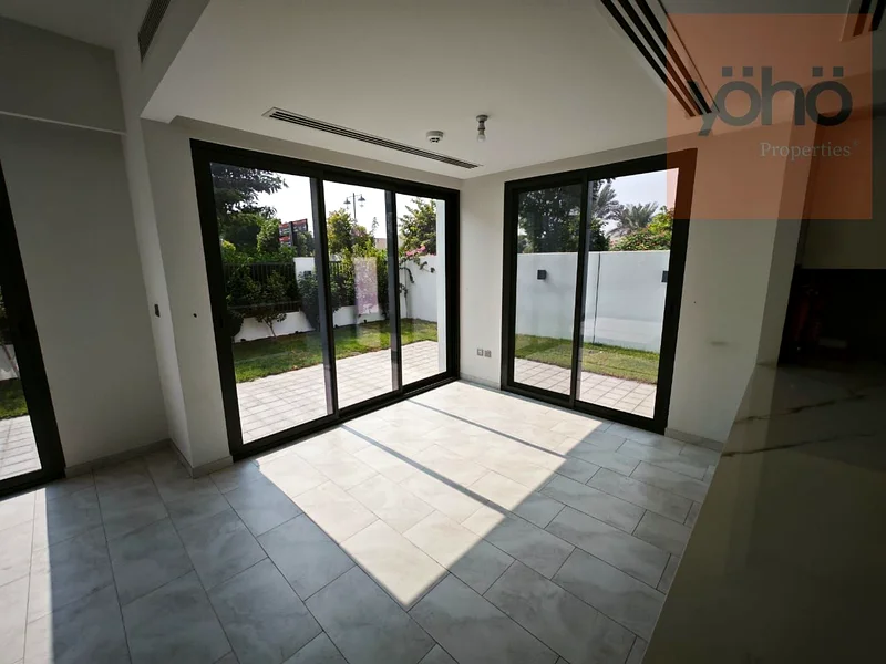 Single Row | Corner Unit | Upgraded | Close to Pool64052442350595112