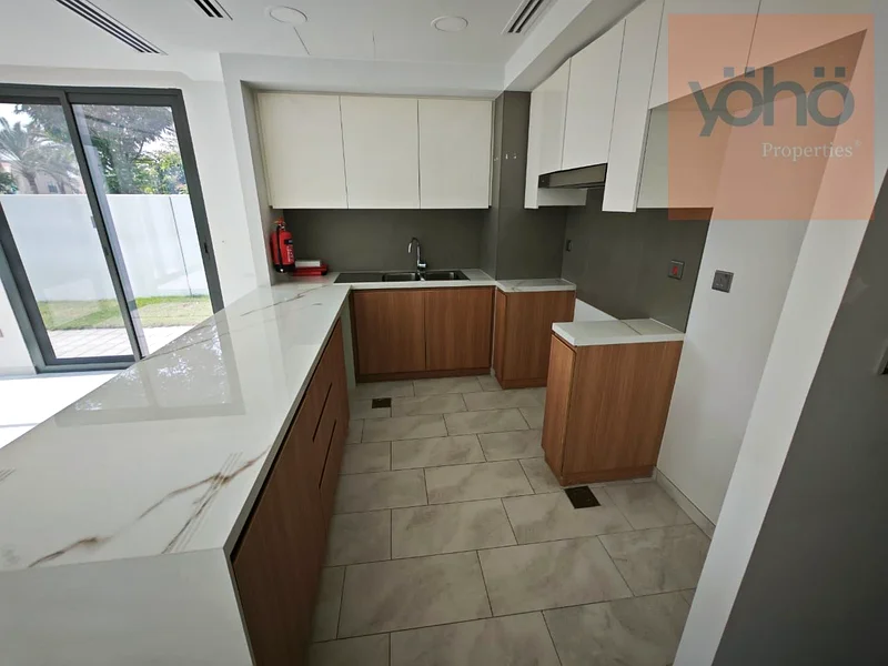 Single Row | Corner Unit | Upgraded | Close to Pool64052442350595113