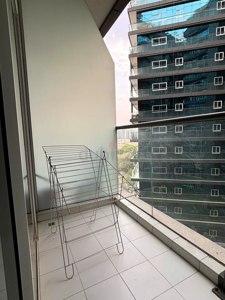 Studio Sharing in Dubai Silicon Oasis – AED 2,500 (All Bills Included)  Description: Looking for a f64055498335874110