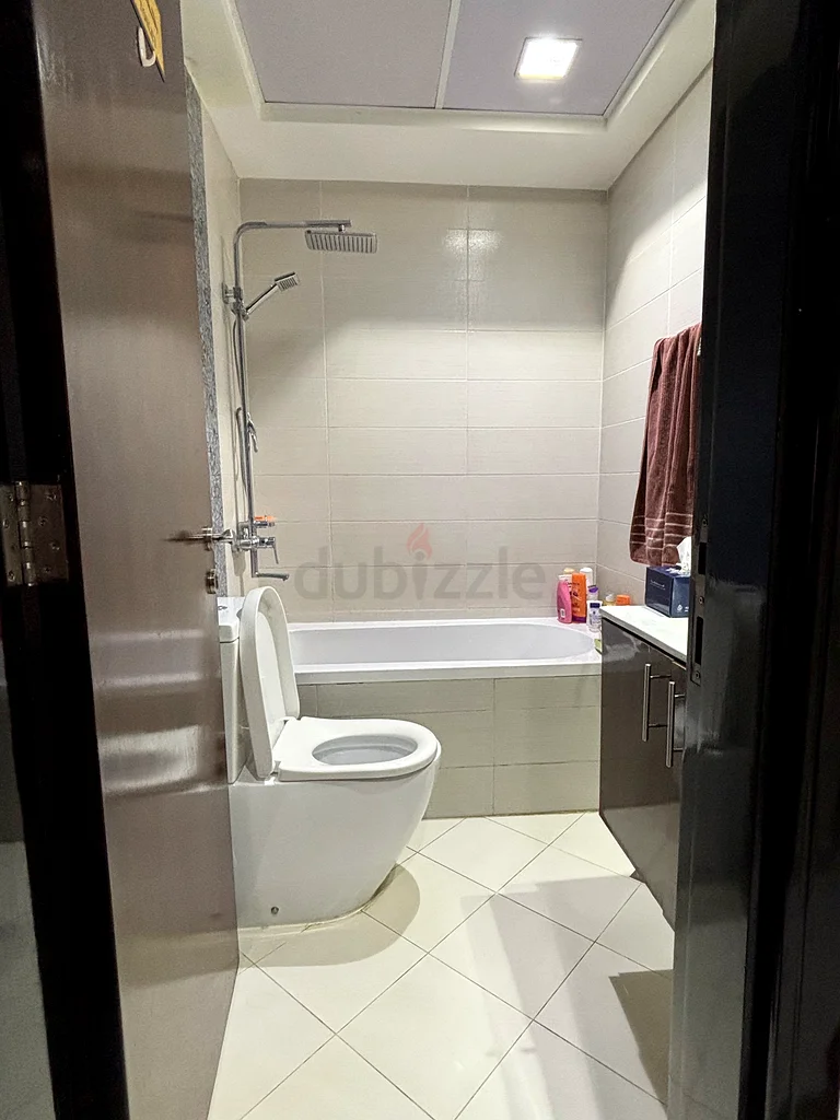 Studio Sharing in Dubai Silicon Oasis – AED 2,500 (All Bills Included)  Description: Looking for a f64055498335874112