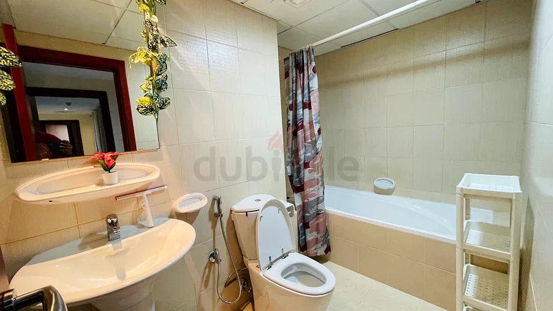 Fully furnish room available for single executive bachelor in Al khail gate 264049918982787114