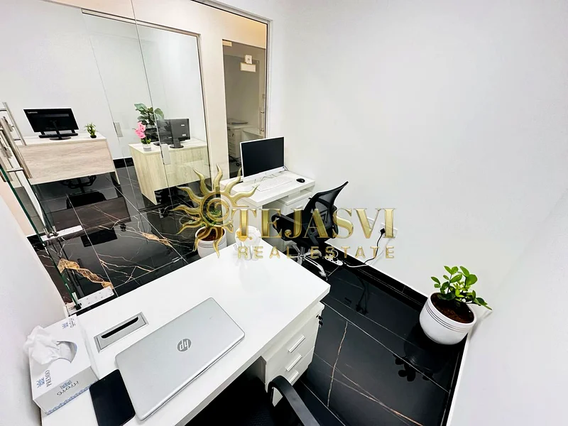Spacious Office for Rent in Dubai | direct from Owner | near metro64072229048835111