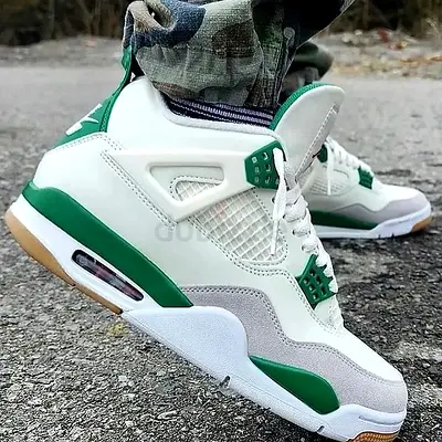 Air Jordan 4 Retro SB Pine Green