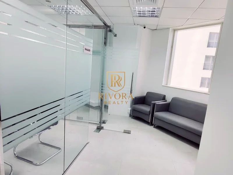مكتب مفروش مع بانTRY ودورة مياه64066581412867111