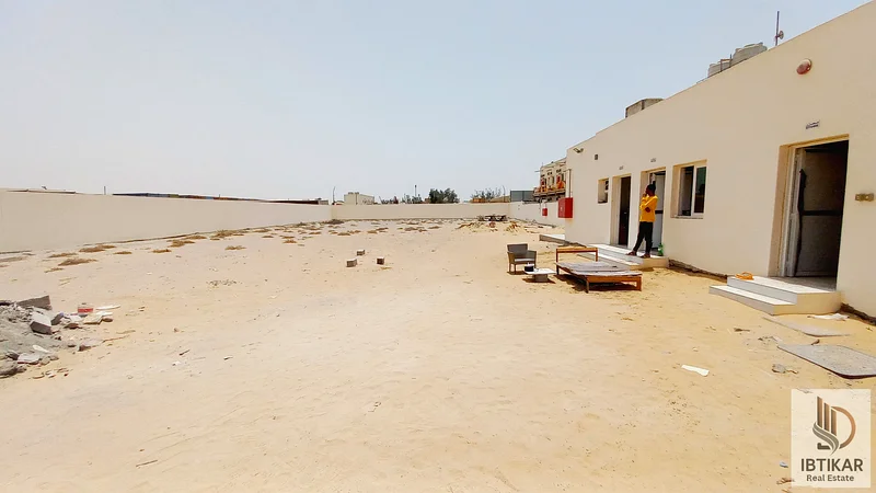 متوفر للإيجار فقط بسعر 80 ألف درهم، ساحة مفتوحة جديدة كلياً بمساحة 10,000 قدم مربع في السجعاء، الشارقة64058676910594110