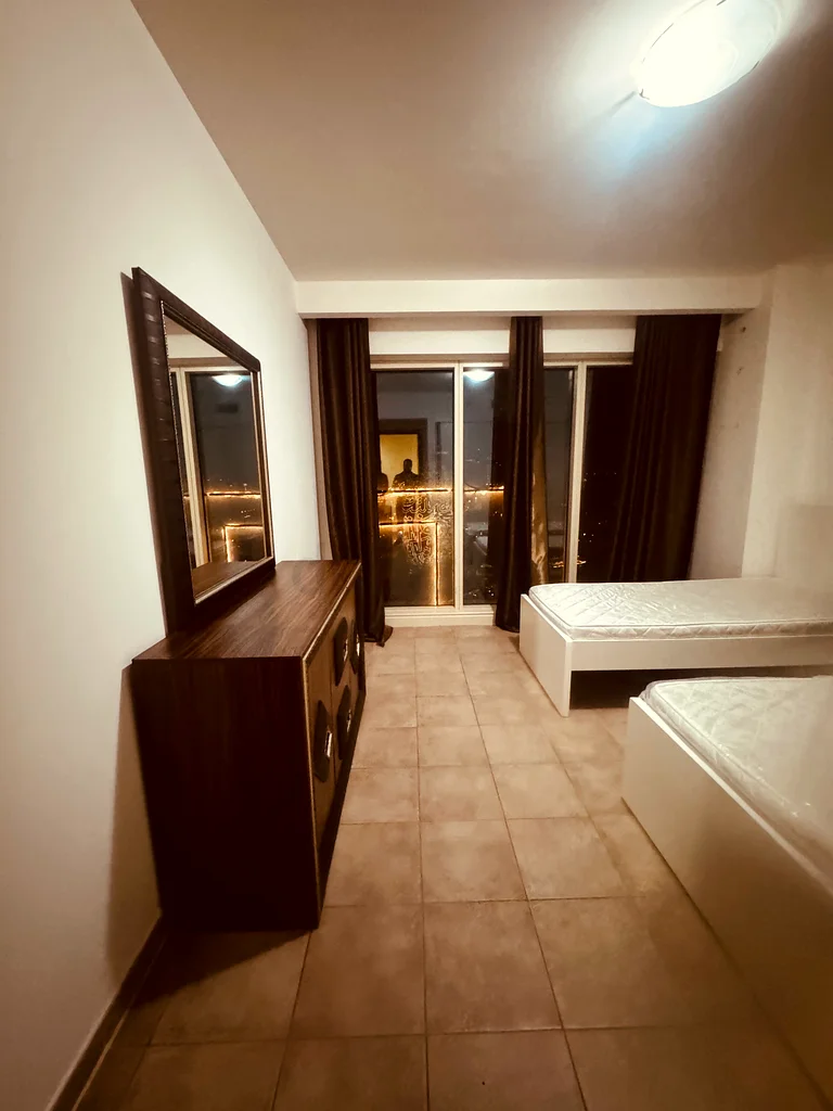 غرفة خاصة مع حمام خاص متاحة للسيدات في UP Tower64048917446913112
