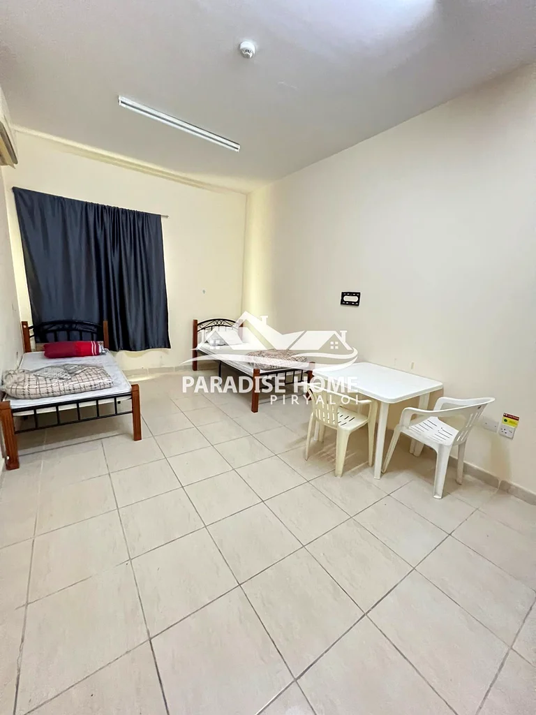مجمع سكني للعاملين بالقرب من المصفح64061820631298113