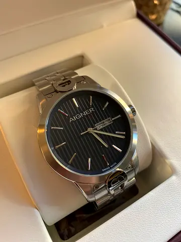 New: Aigner Mens Stainless Steel Case Bracelet Blue Dial Watch (in box)