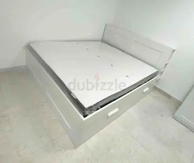 IKEA brimness king size bed with headboard+ 4 big storage drawers underneath with IKEA mattress 180×
