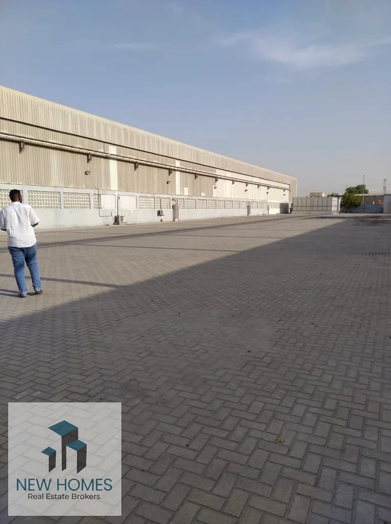Commercial Land with Office Attach Washroom and Pantry Best For Contracting Companies or use any Commercial or Storage use64063910899457110