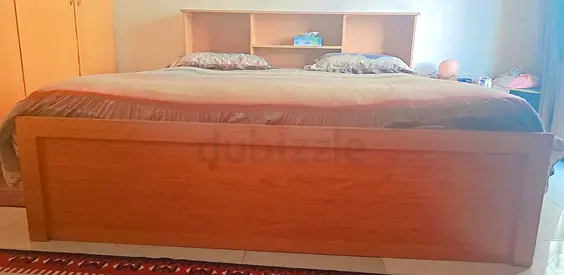 Solid Wood Bed with King Size Mattress (180×200)