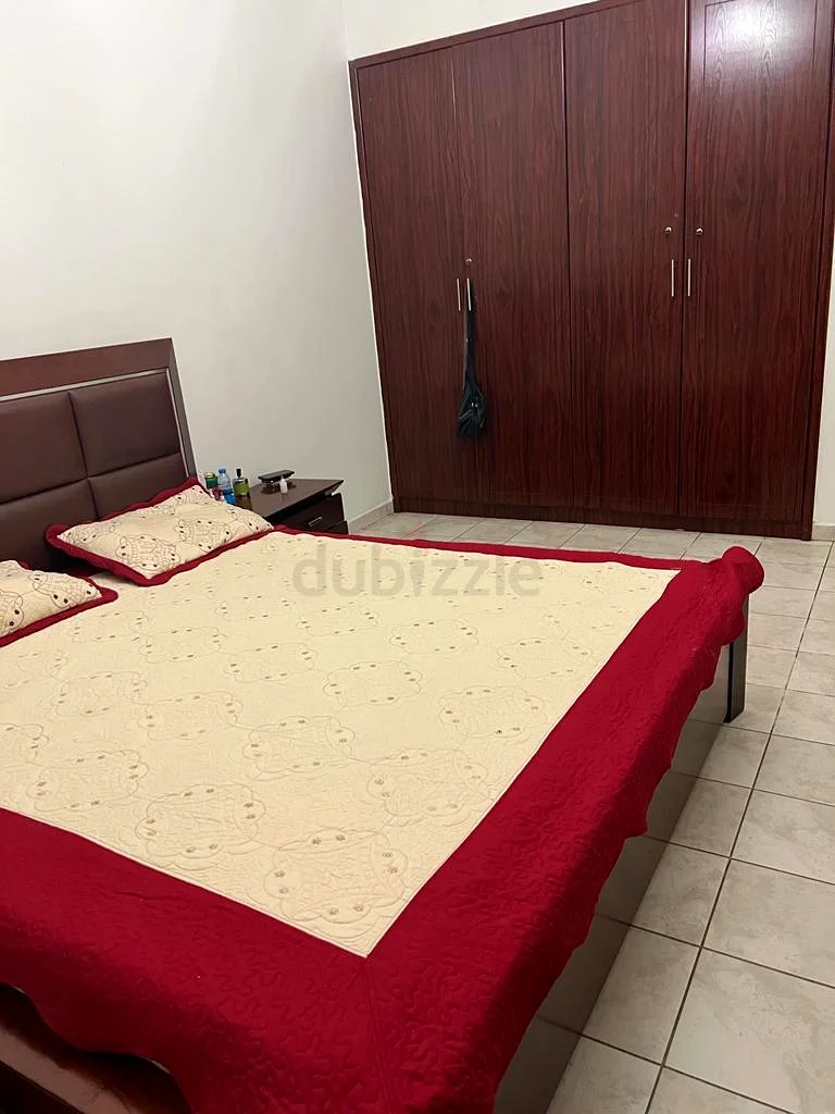 غرفة متاحة على بعد دقيقة واحدة من مترو64057247217921111