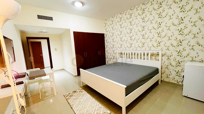 Fully furnish room available for single executive bachelor in Al khail gate 264049918982787112
