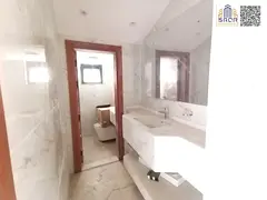 Corner villa on two streets, ready for occupancy / freehold / no annual service fees