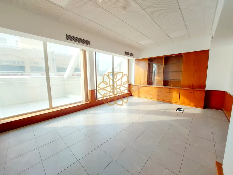 Chiller Free Spacious Office Available | 6 Cheque In Um Tarafa64057361334402113