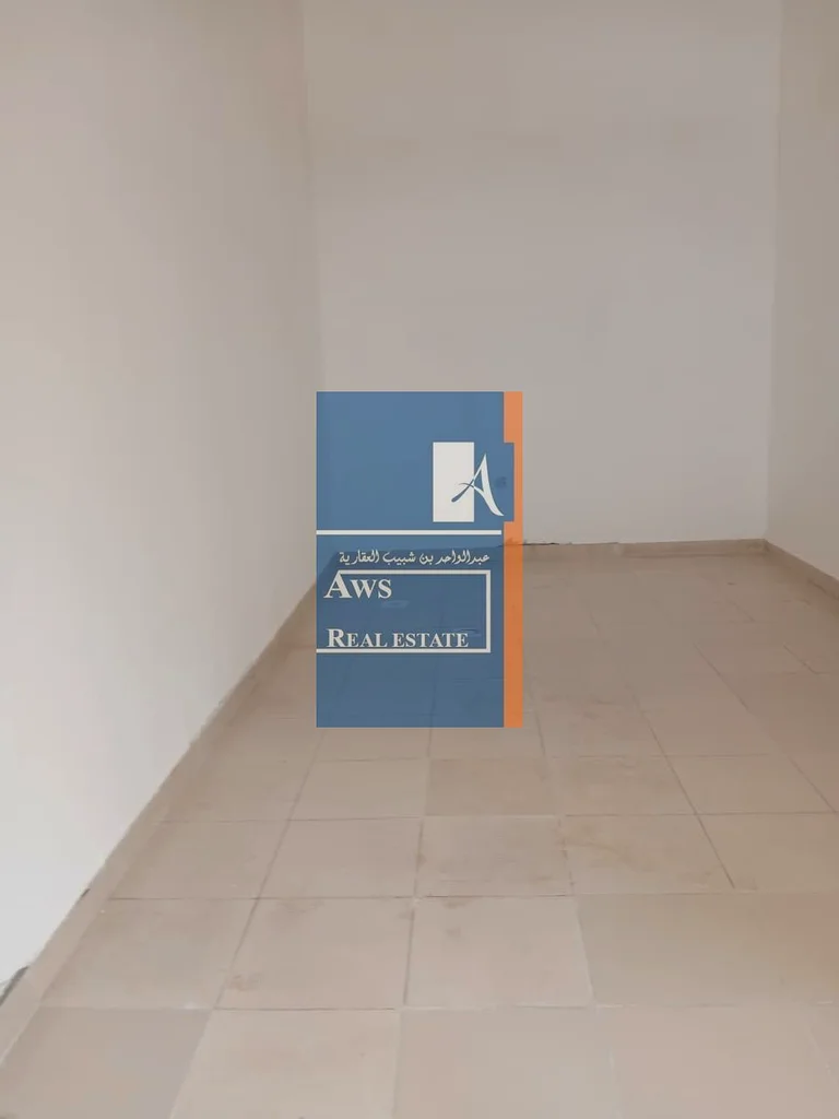 محل واسع في ديرة، موقع تجاري متميز، يطل على الشارع64066029931779111