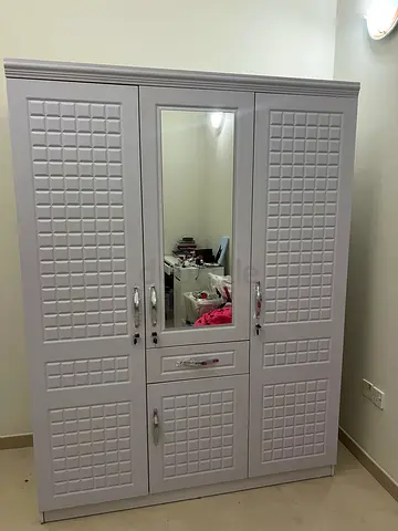 Hi, I want to sale 3 Door Cabinet brand-new