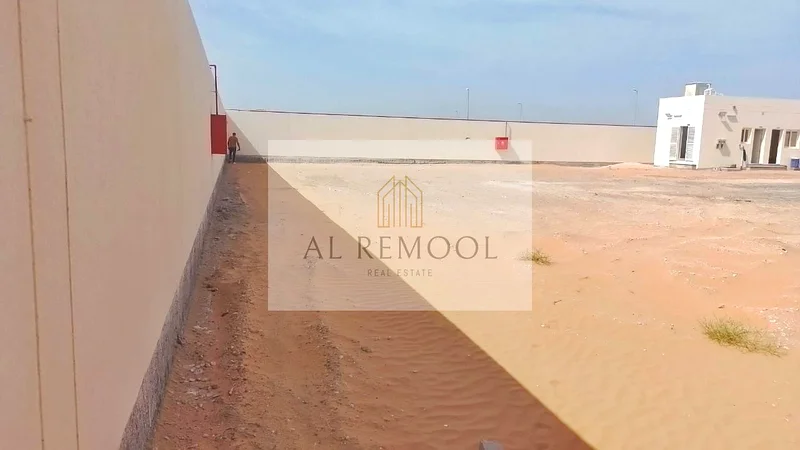 موقع متميز !! ساحة مفتوحة بمساحة 20000 قدم مربع للإيجار في ساجا64058676921089111