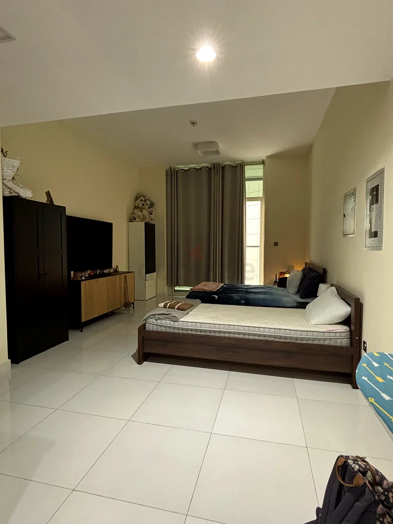 Studio Sharing in Dubai Silicon Oasis – AED 2,500 (All Bills Included)  Description: Looking for a f64055498335874111